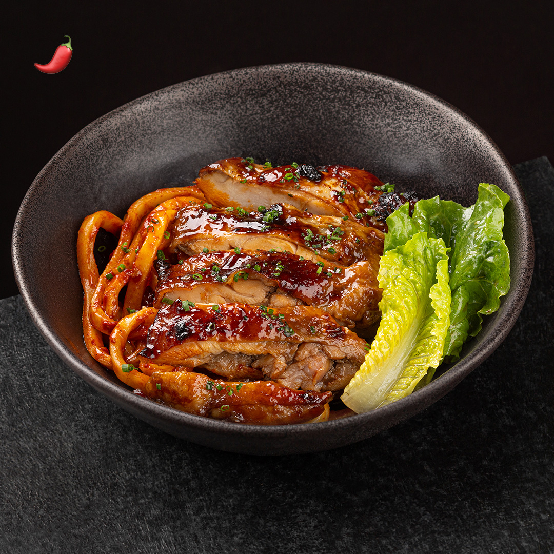 Цыплёнок терияки с лапшой удон в соусе кимчи